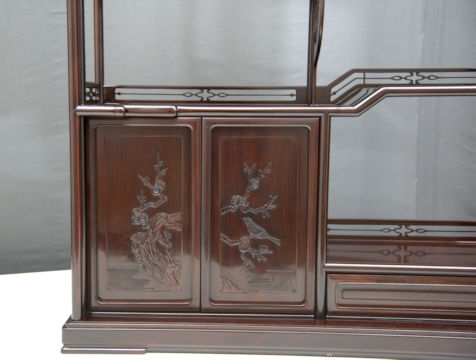 飾り棚: 紫檀　隅丸4枚戸彫り3.5尺棚 (カリモク製) no.8608